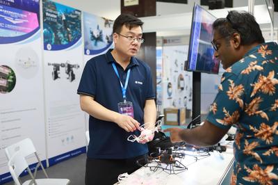 2000多款廣東“智造”產品亮相僑交會吉隆坡智能科技展，展現電子產品技術研發新成果